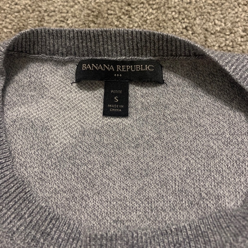 Banana Republic Sweater - Picture 4 of 5